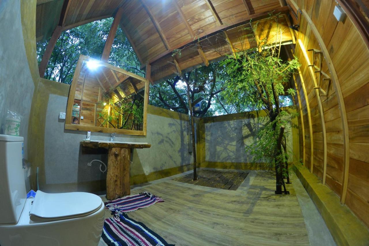 Habarana Tree House Mutu Village Exteriör bild