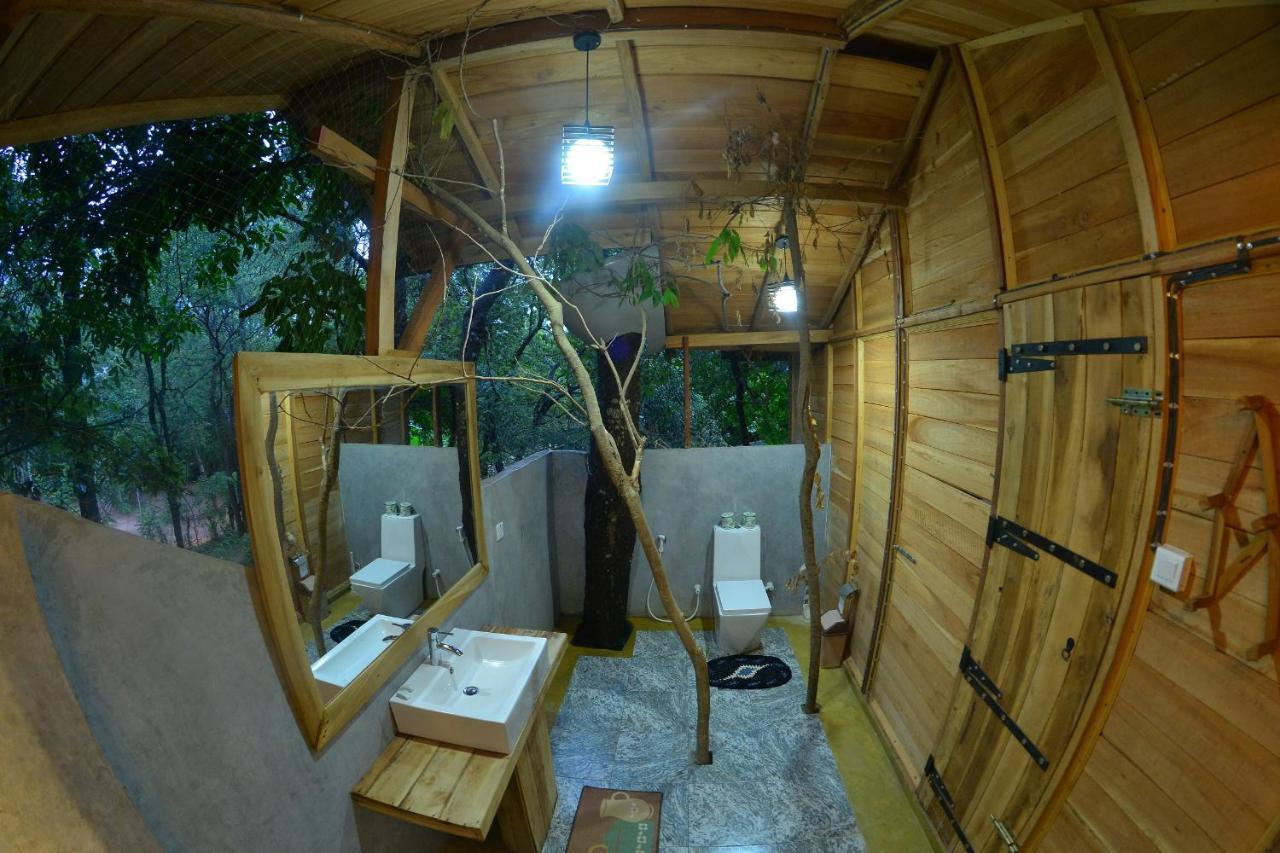 Habarana Tree House Mutu Village Exteriör bild