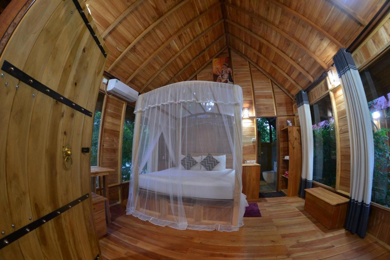 Habarana Tree House Mutu Village Exteriör bild