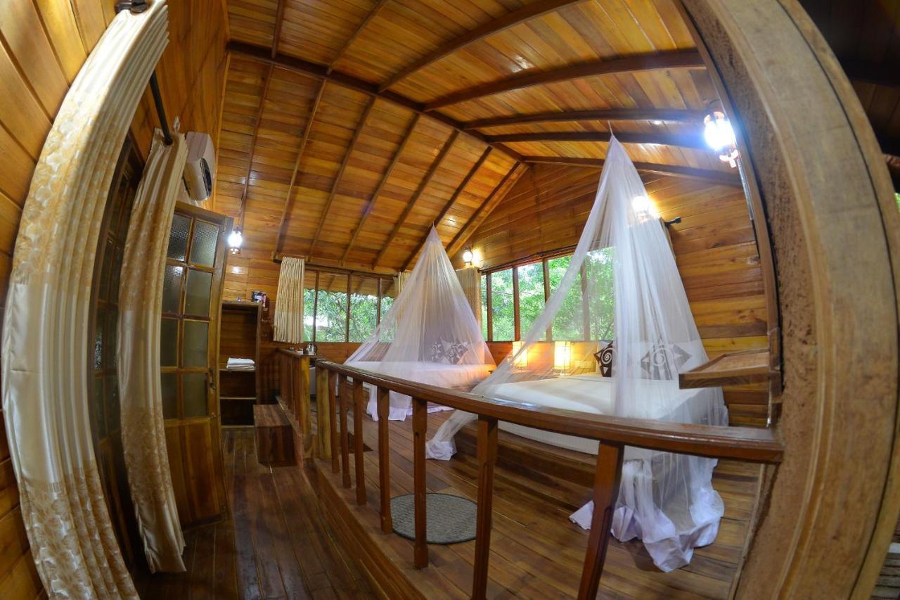 Habarana Tree House Mutu Village Exteriör bild
